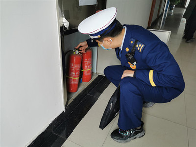 東坡消防大隊(duì)積極開展消防產(chǎn)品檢查工作